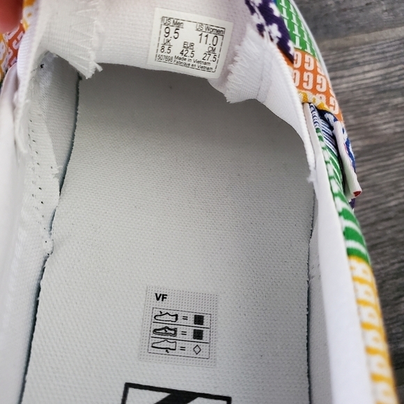 NEW Vans Classic Slip-on Pride Multi True White - Picture 5 of 6